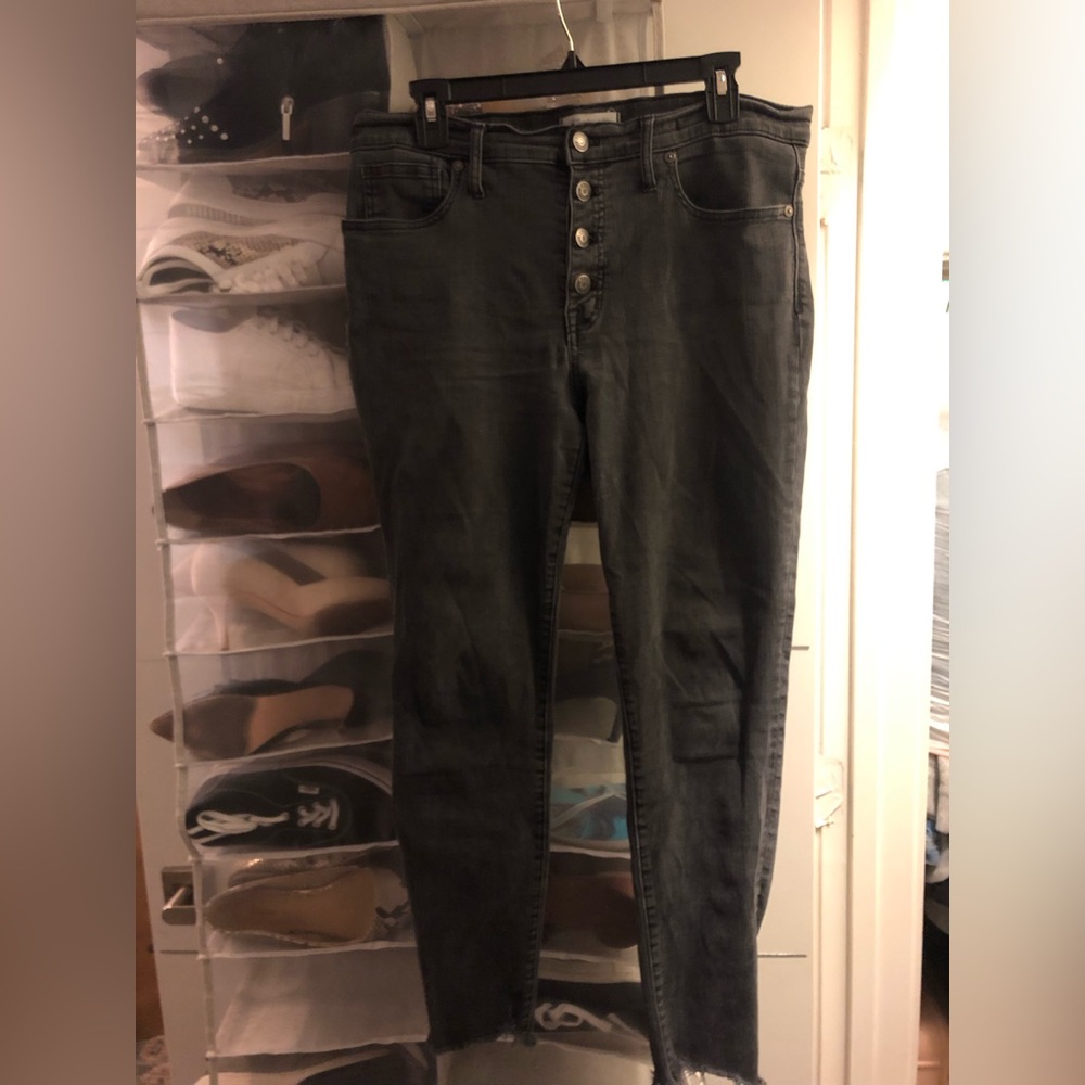 MUST GO - Madewell Frayed Hem Button Up Jeans